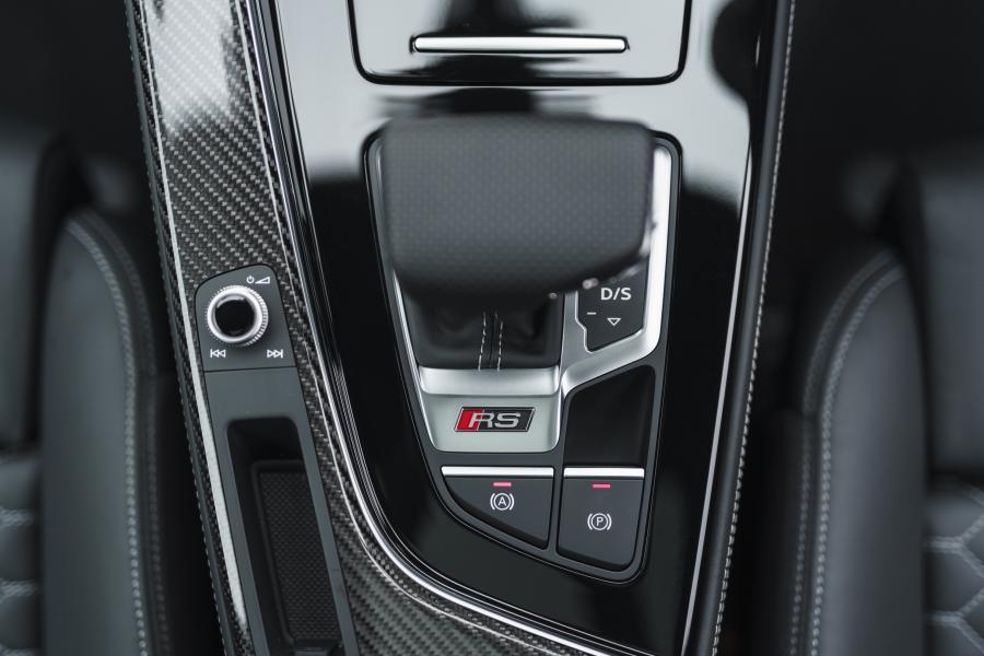 Детали интерьера Audi RS4 Avant (B9) 2020 года  (UK) (фото 89 из 99)